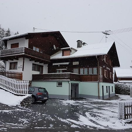 ペットイ・アム・アールベルク Haus Tannegg Bed & Breakfast エクステリア 写真